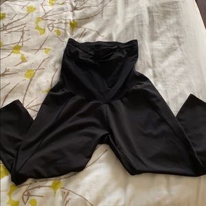 ⭐️3/$20 ⭐️ Maternity 3/4 length workout pants
